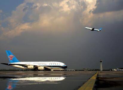 吴世杰|民航局：目前我国与50个国家和地区保持定期客运通航