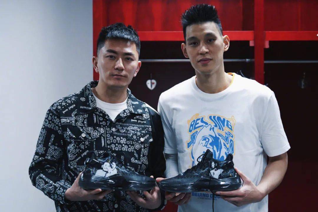 球鞋|客制最好还是放家里，以免被人说成fake丨客制球鞋采访