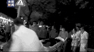 孙金花|她拖着伤腿，跪地救人近20分钟……