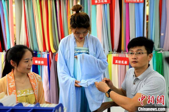 菏泽|鲁西南村庄遍吹电商风 “菏泽制造”卖全球