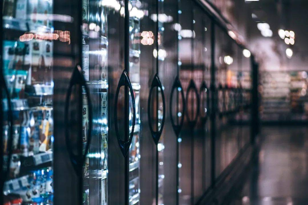 反应|蓝菲红酒小课堂︱开瓶后的红酒能放几天？