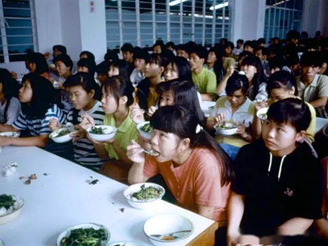 一组1992年拍摄的深圳打工妹老照片,有没有勾起你的回忆?_手机搜狐网