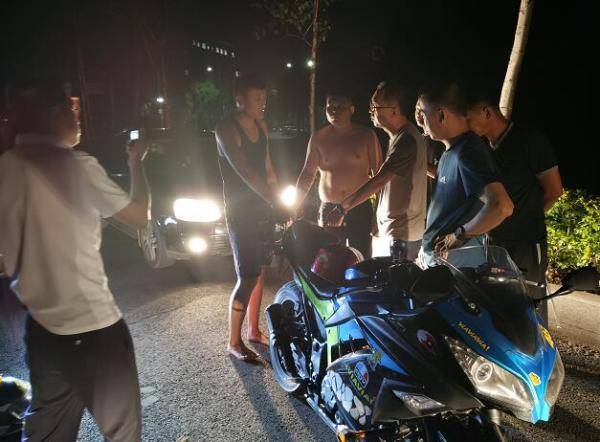 吉林|少年深夜飙车耍酷 吉林桦甸交警查获7人