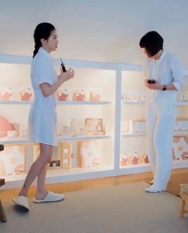 友人|郑恺前女友程晓玥搬新宅 友人曝其分手后变女强人