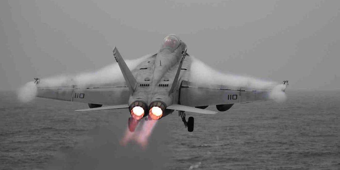 美国“超级大黄蜂”战机进行滑跃起飞测试 想要登上印度航母