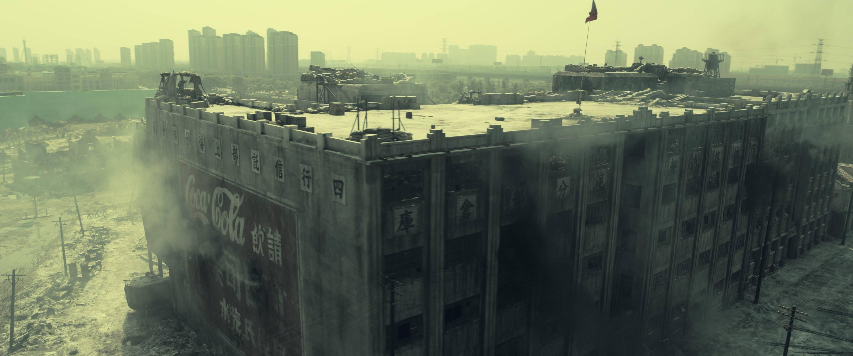 皮影戏|白马、皮影戏、赵子龙……《八佰》超现实主义镜头有何深意