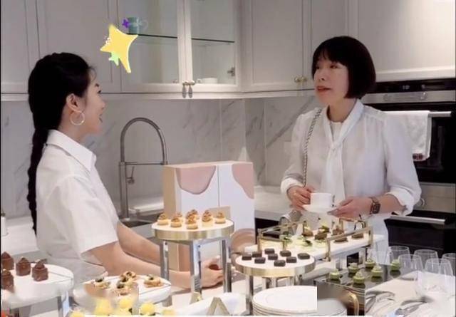 友人|郑恺前女友程晓玥搬新宅 友人曝其分手后变女强人