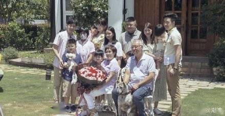 陈若仪首晒全家福,林志颖三兄弟家庭成员齐到场