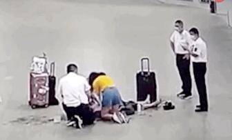 男子|可憎！俩医学生跪地救人未救回，却遭造谣“碰瓷”