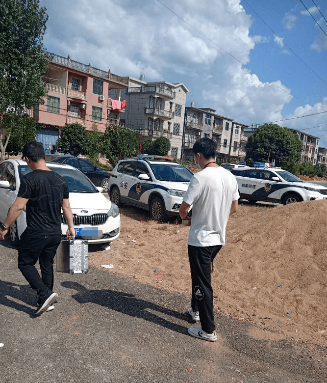家属|嫌犯曾春亮被捕前的26天，受害者家属还原更多细节