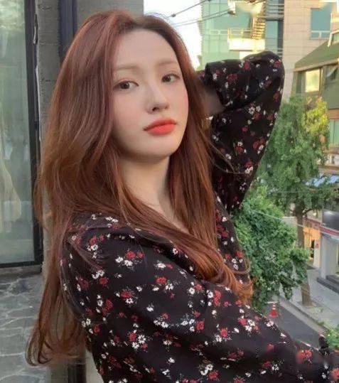 红一点的发色 e7b8eb20e5ff4b589296287e10b87e70.jpeg