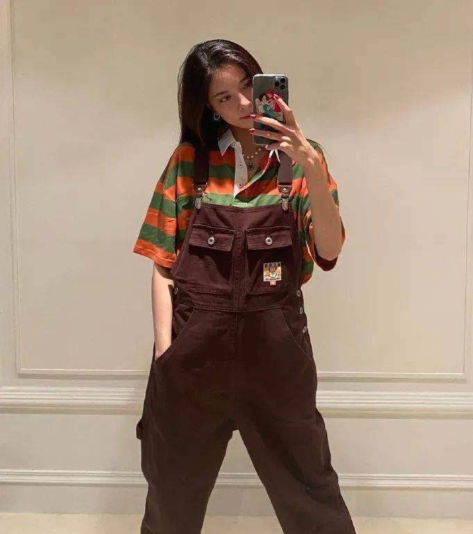 娜比|早秋第一件单品我选好了！是杨洋娜比都Pick的背带裤~