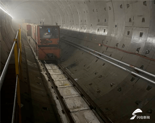 三条"地下蛟龙"齐掘进 青岛地铁4号线土建全面提速