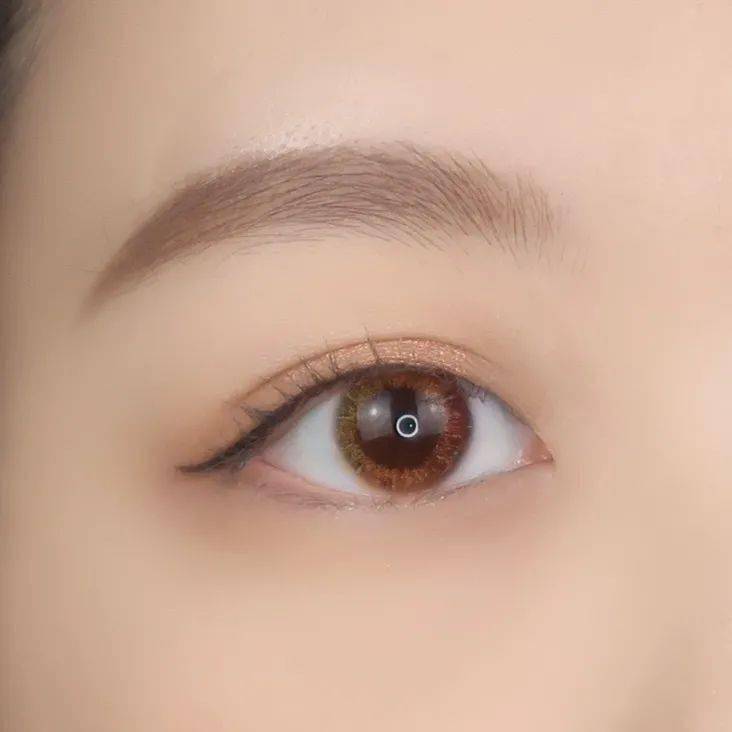 眼影|眼睛好看的女生,都比你多做了这一步!