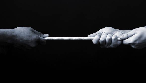 亏损|关于信保巨亏、净利下滑、假黄金案责任和车险改革影响，中国人保业绩会上悉数作出回应