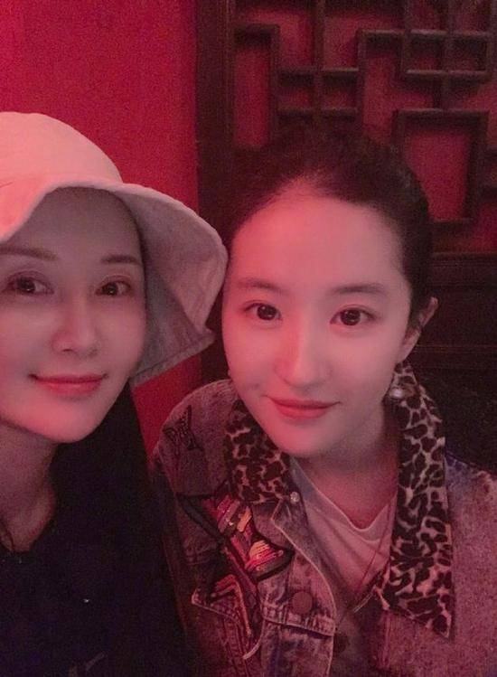 刘亦菲|舒畅为刘亦菲庆生:祝英姿飒爽的木兰兄生日快乐