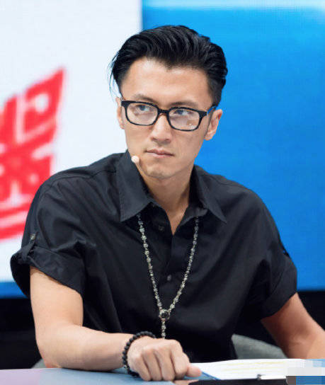 吐槽|谢霆锋吐槽流量明星排场大：他以为自己是谁？