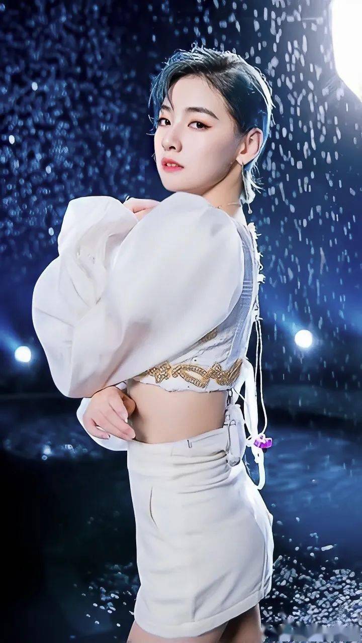 许佳琪|每刻美丨撩人湿发 又美又飒！