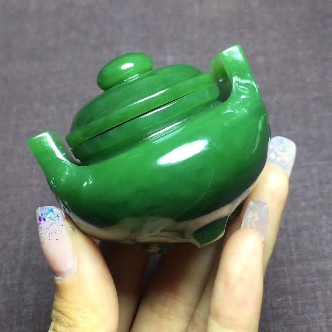 珠宝|红宝石为什么备受瞩目，用美貌迷惑人间的红宝石！