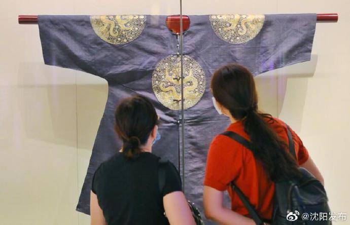 上新|沈阳故宫“馆藏珍宝展”上新了，清朝皇帝衮服首次亮相