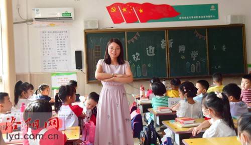 年级|“我是小学生啦”！今日，一年级萌娃入学初体验