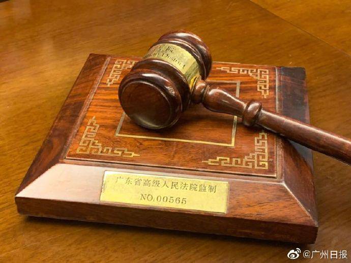 男子在制假烟窝点当搬运工8天判刑7年