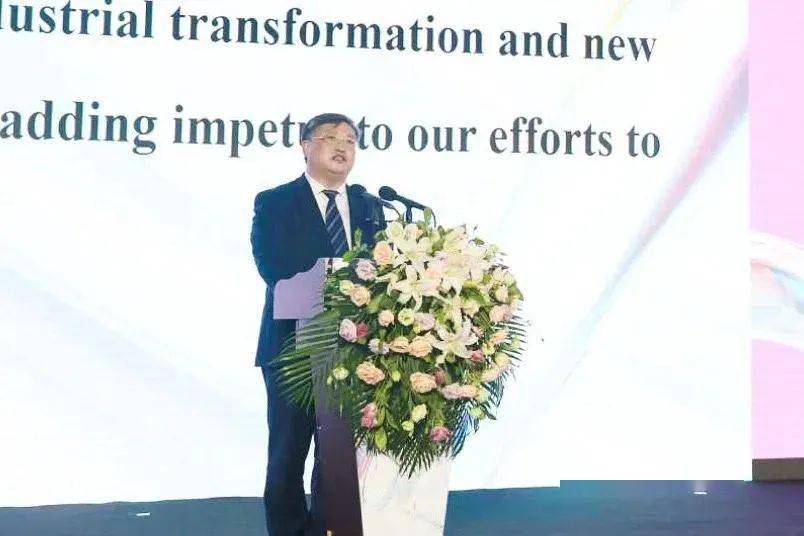 二十国集团成员汇聚了经济总量_时代少年团成员图片(2)