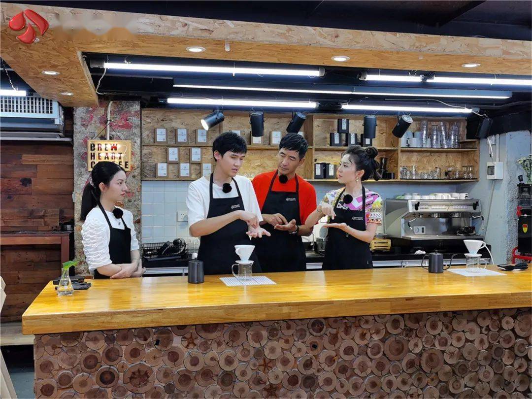 官王珏|江苏卫视《为幸福喝彩》明晚开播 解锁幸福的温暖真谛