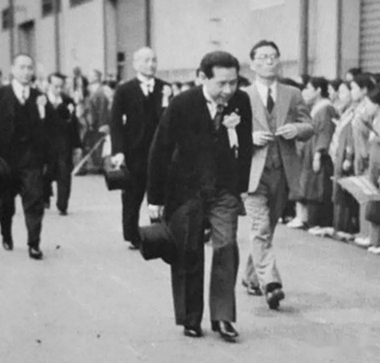 壮士|电影里没拍，《八佰》壮士的悲惨结局