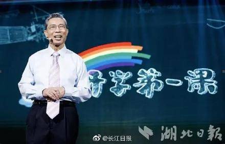 武汉|今年的《开学第一课》，被搬到了武汉！