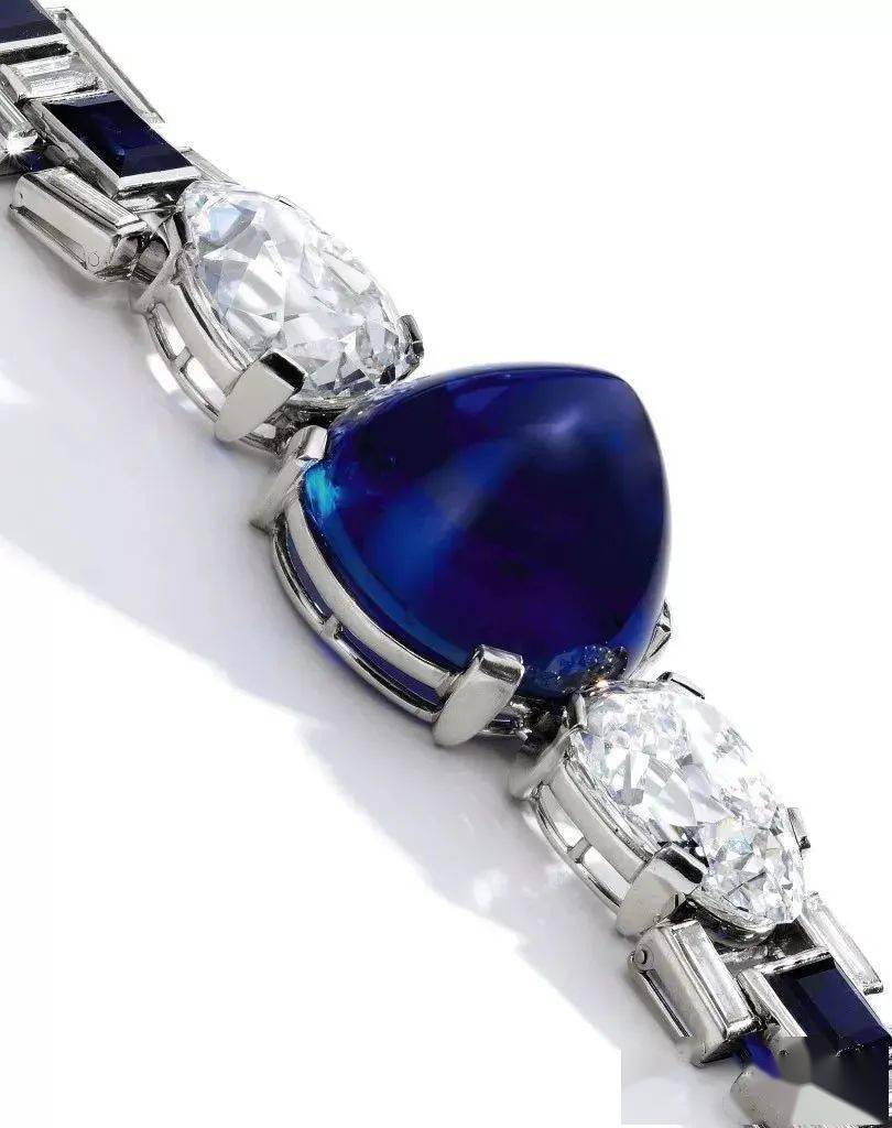 梅根|梅根形象又崩了，竟然出书洗白自己？ 嫉妒凯特是因为珠宝分配不均？