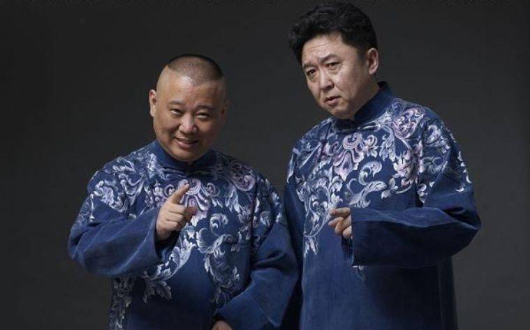 长衫|《德云斗笑社》“一哥”选拔赛！藏在大褂/长衫里的秘密。