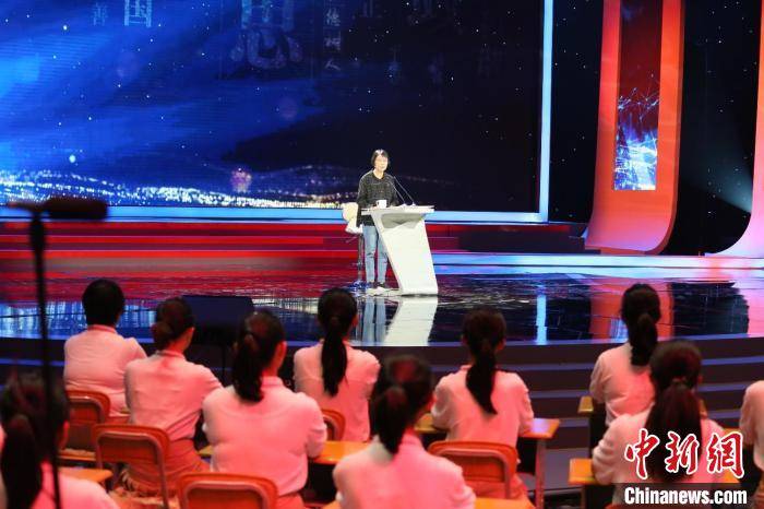 徐婷|全国优秀教师张桂梅为师生上“开学第一课”