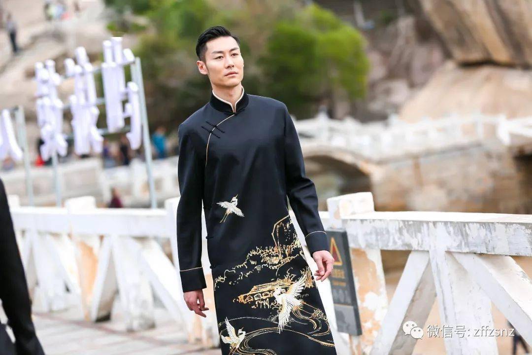 长衫|《德云斗笑社》“一哥”选拔赛！藏在大褂/长衫里的秘密。