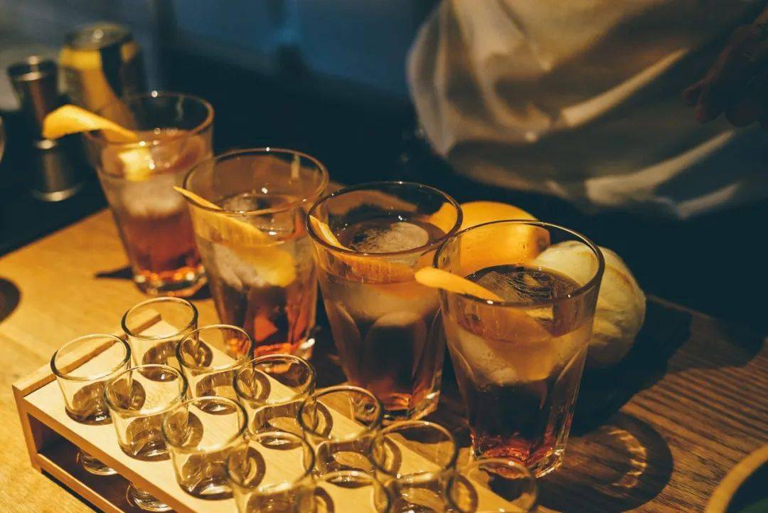 明星|编辑之选｜这位明星 DJ 把自己热爱的生活，开成一家咖啡店