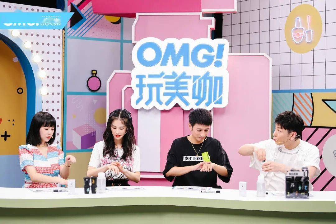 黄圣依|热搜包年的黄圣依火了！这个夏天她配~