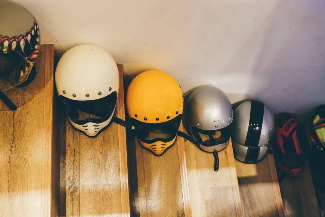 明星|编辑之选｜这位明星 DJ 把自己热爱的生活，开成一家咖啡店