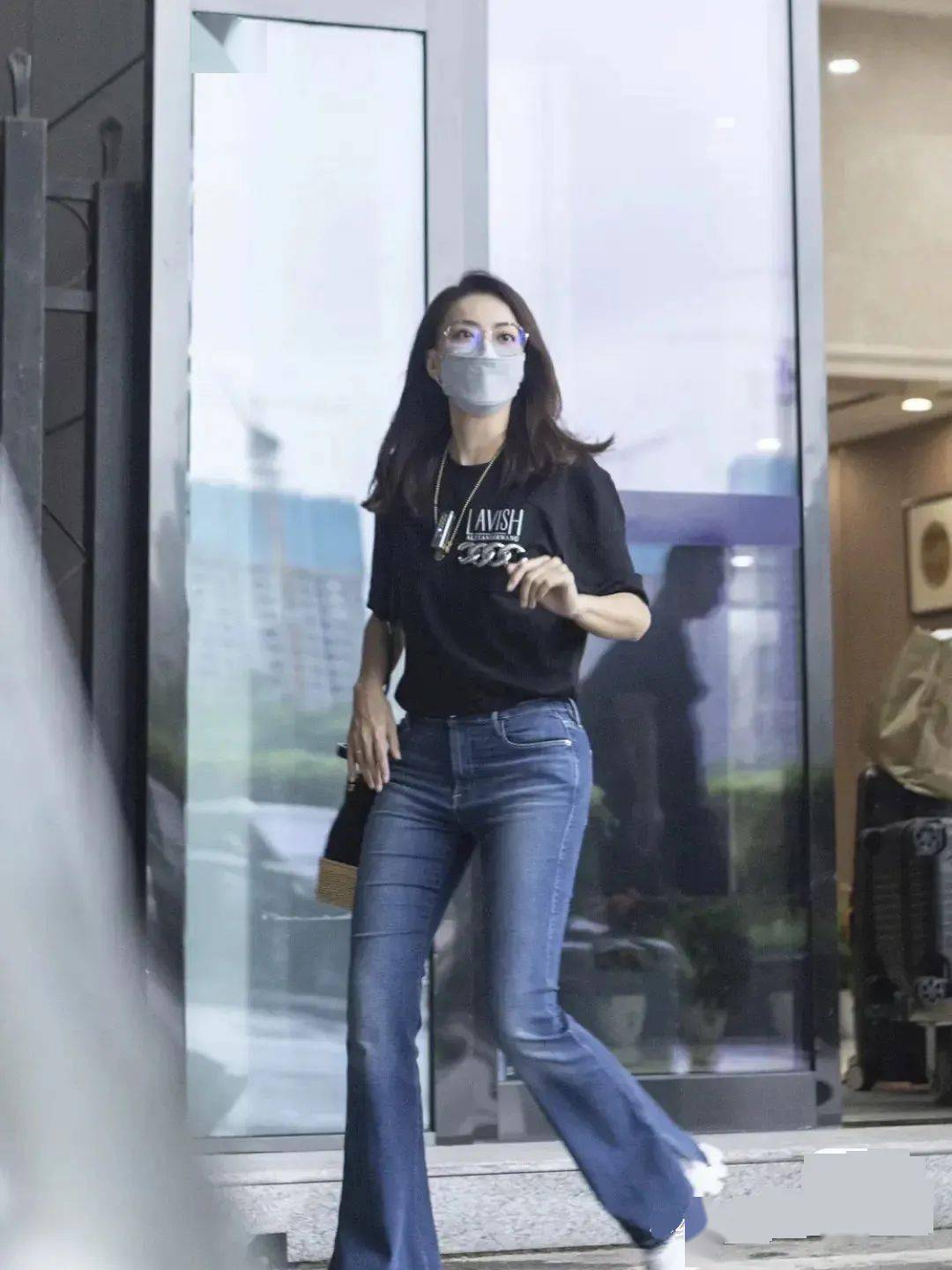 杜华|为什么霍汶希一出现，杜华女士就成了“华华子”？