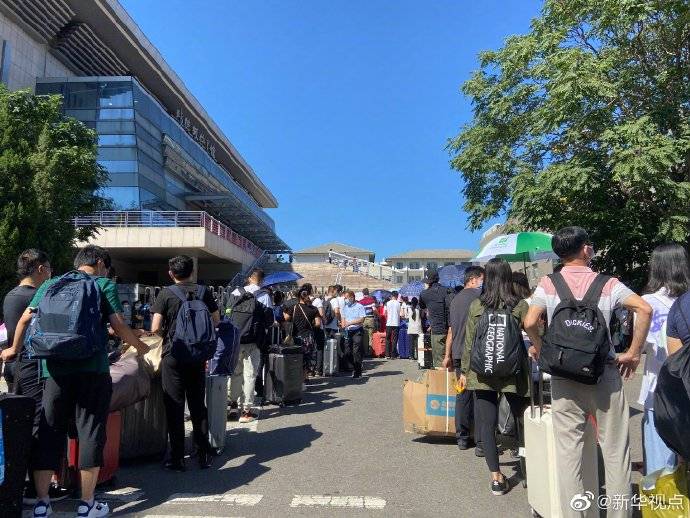 生活|花式开启新学年 各学校心意满满