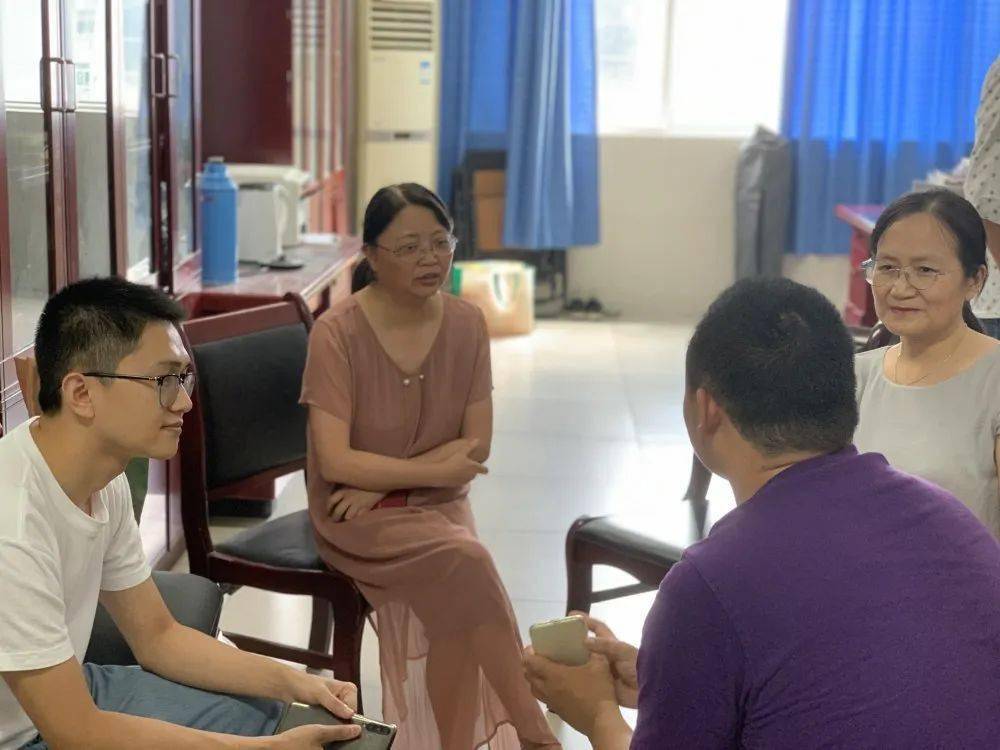 如何变得健谈 ce92e42e638d437f9f8e6e45f0601e2d.jpeg