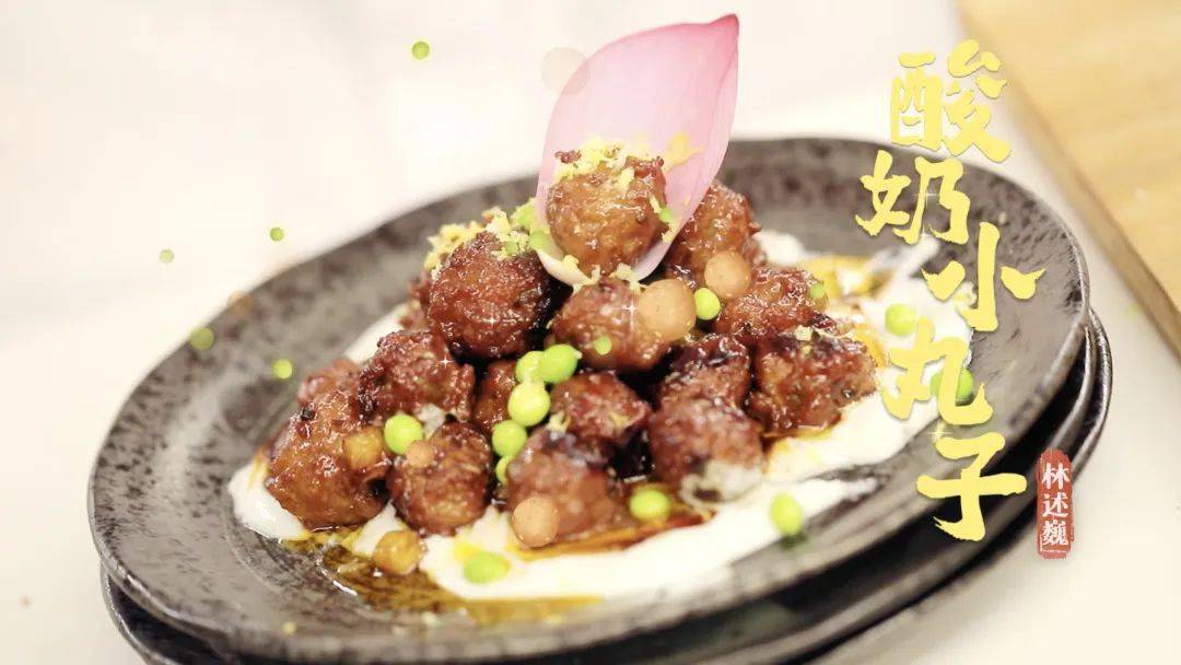 图片|赵丽颖的早晨：敷眼膜、做拉伸 VS. 我的早晨：赖床、赖床、赖床n+1…