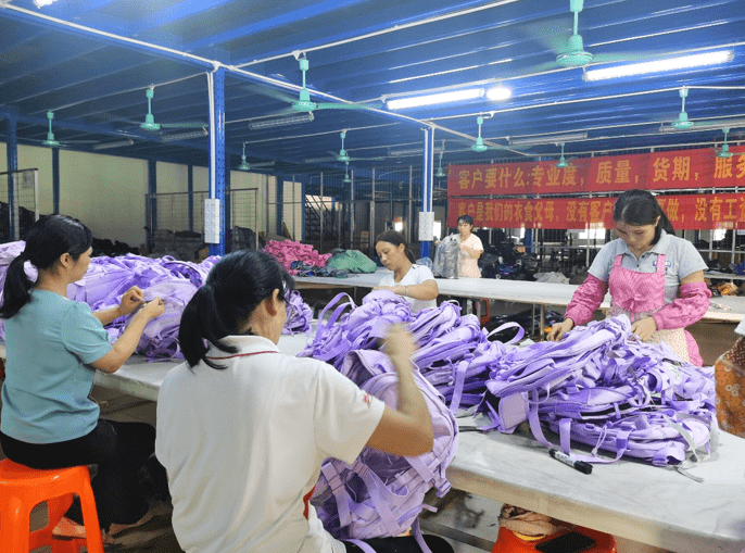 淘宝|广州箱包市场掀起入“淘宝潮”：小众品牌组团出道，增长行业第一