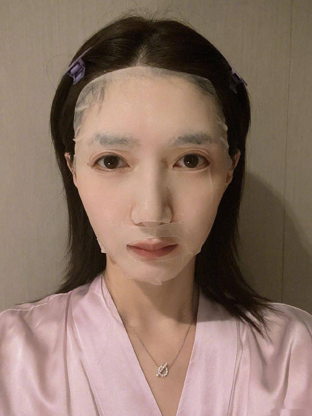 图片|赵丽颖的早晨：敷眼膜、做拉伸 VS. 我的早晨：赖床、赖床、赖床n+1…
