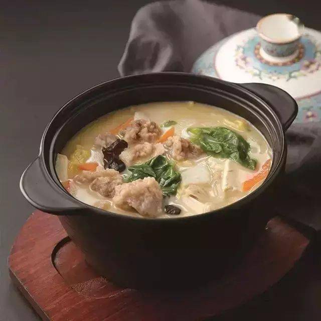 精致美食请你欣赏_砂锅