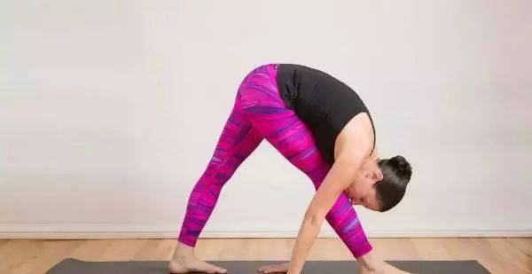 在家怎么练大腿内侧和后侧 ebd53a7c4de34d2a8d6064cbecdeb387.jpeg