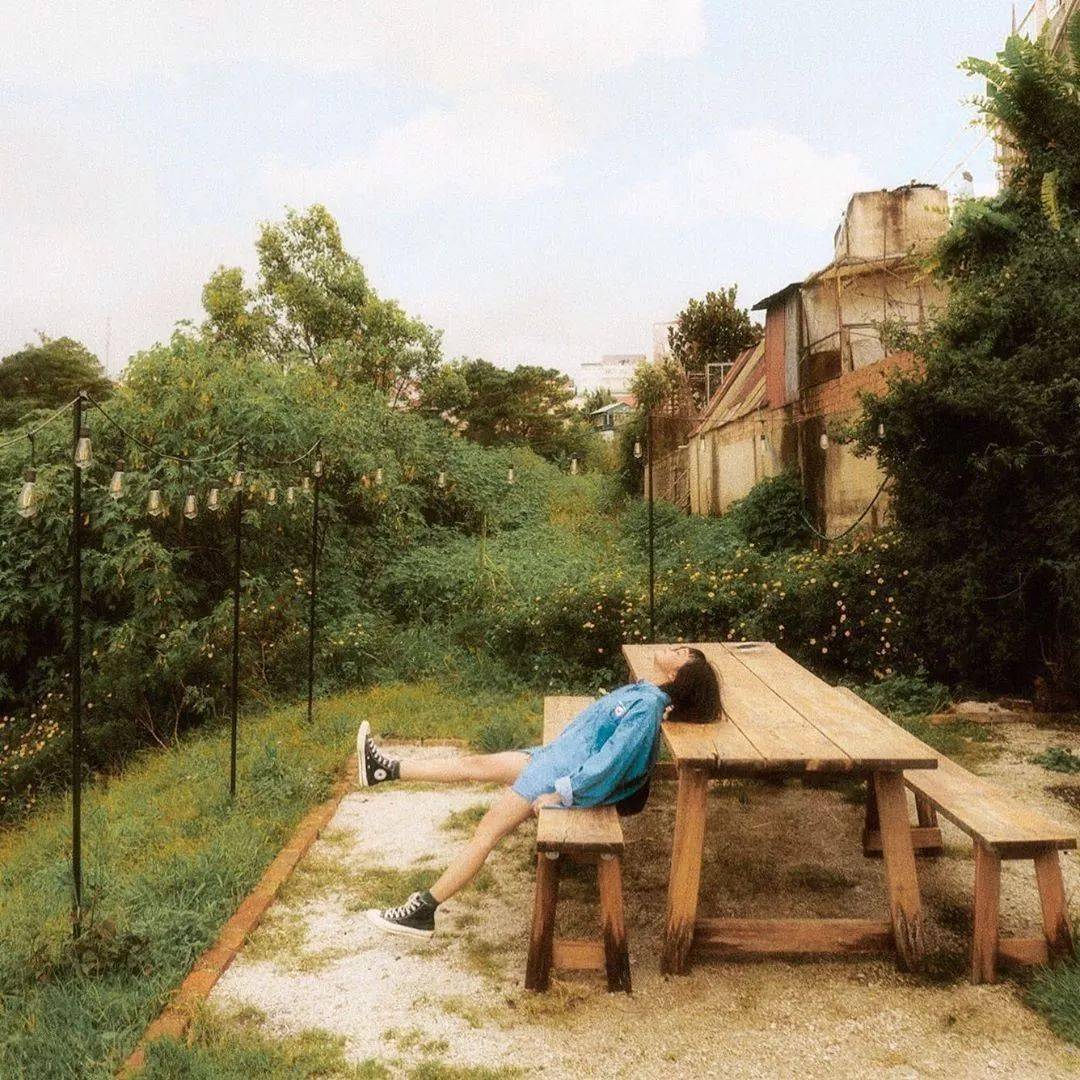 照片|颜值不够的女生，怎么拍出朋友圈点赞超高的照片？