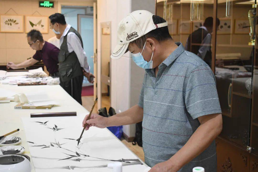 《最美逆行者》医师节主题书法展作品捐赠仪式在北京