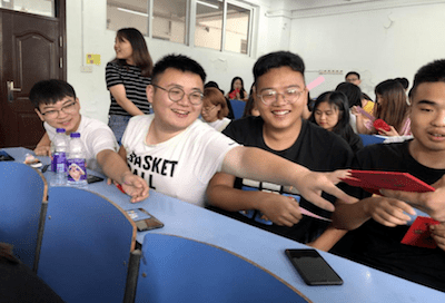 红包|大学辅导员给89名学生的开学“定制红包”