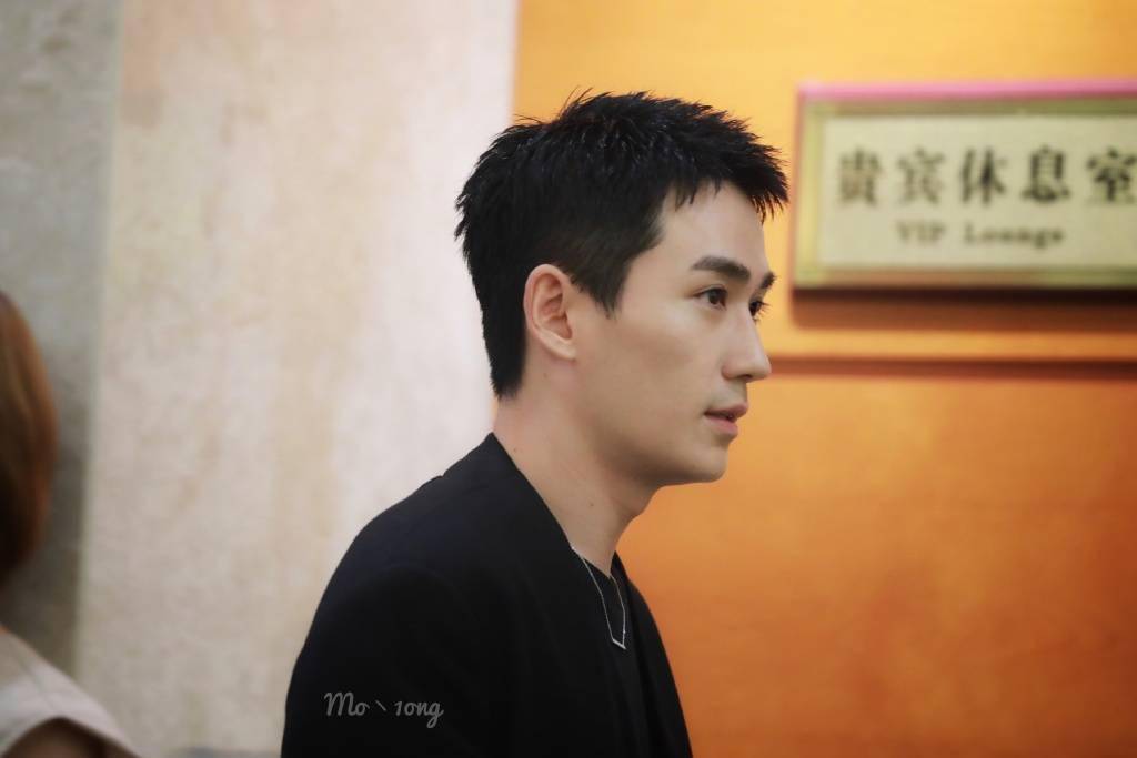 男生怎么显得大方 582b3692d1fe4ac4bc3dc8f528f3046f.jpeg