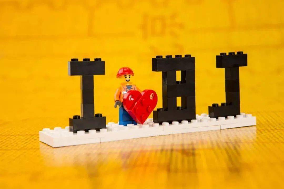 哈利波特|巫师们速来集合！乐高旗舰店要过生日啦，还把对角巷搬到了王府井！